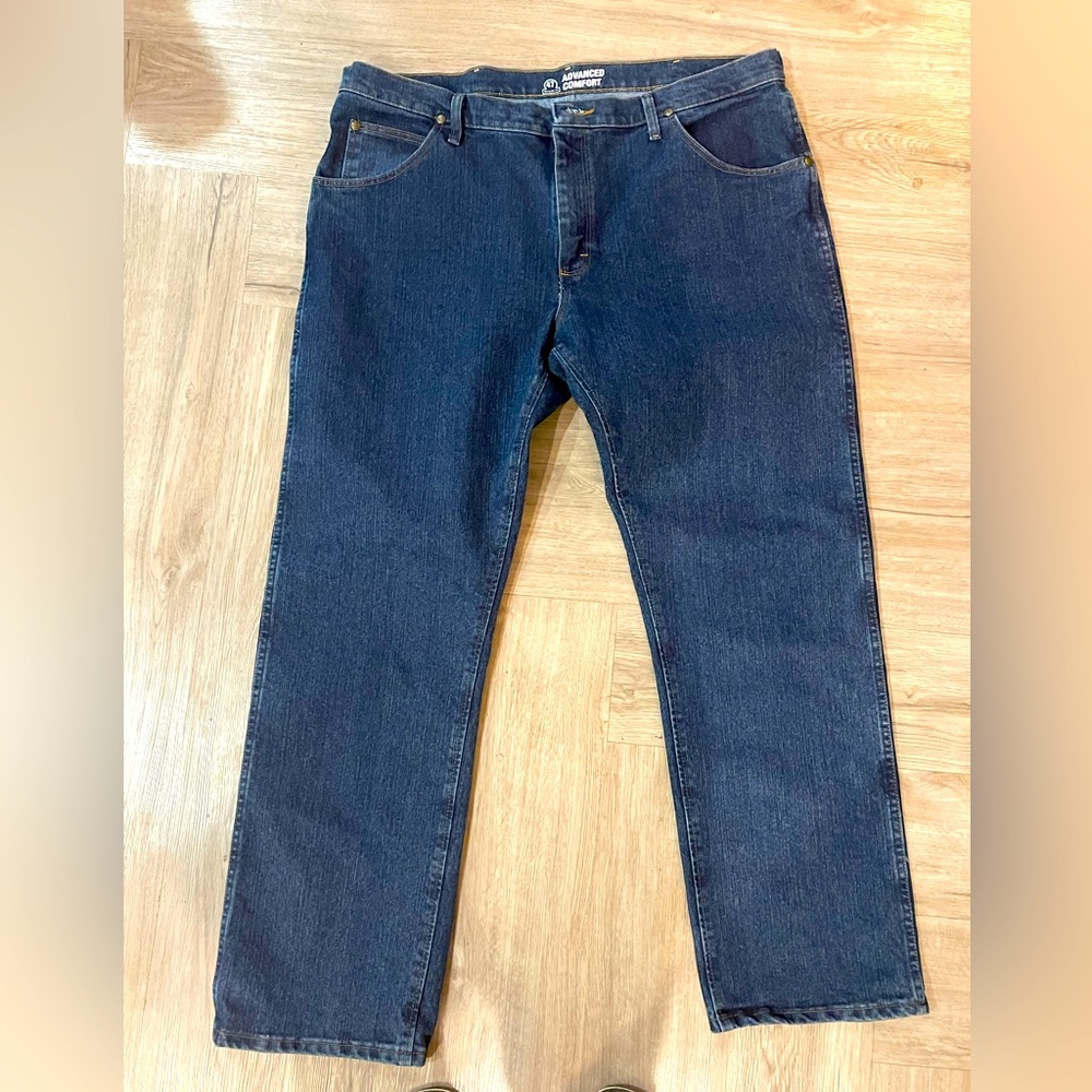 Wrangler Men’s Advanced Comfort 47  Jeans